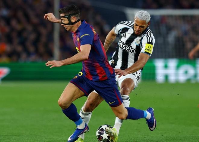 拉神狂造5球，萊萬雙響超梅西，巴薩7-2紐卡豪取16連勝創(chuàng)四大紀錄