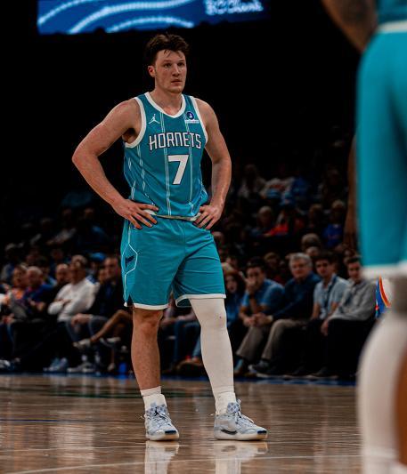 鮑爾20+6+5克神4記三分，班凱羅打鐵拖後腿，黃蜂送魔術(shù)三連敗