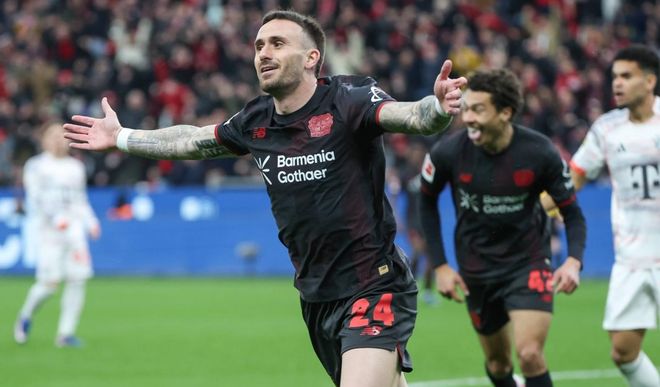 德甲領(lǐng)頭羊翻車(chē)：兩人被罰下，凱恩進(jìn)球被吹，迪亞斯進(jìn)球+紅牌