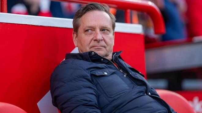 柏林聯(lián)合總監(jiān)：拜仁那樣抱怨裁判不合適，下周我們將成受害者