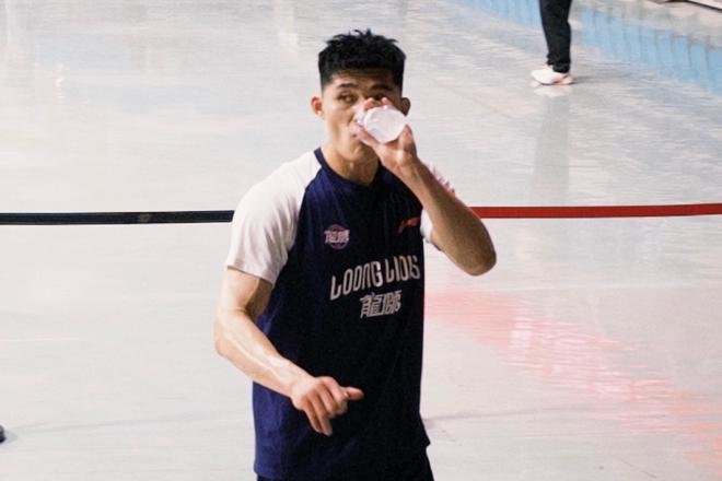 CBA賽後握手引發(fā)沖突，李祥波觸碰民族團(tuán)結(jié)紅線，恐面臨重磅罰單