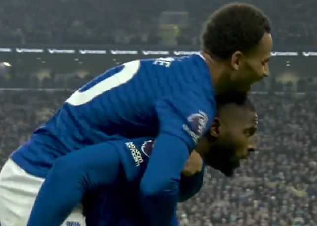 0-3！英超2強(qiáng)一夜全敗：切爾西4輪3負(fù)掉隊(duì)，曼聯(lián)后7輪4勝=進(jìn)歐冠