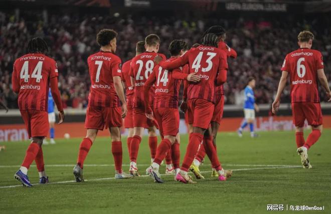 踢瘋了！日本球員破門+助攻！德甲球隊(duì)創(chuàng)造歷史，晉級(jí)歐聯(lián)八強(qiáng)