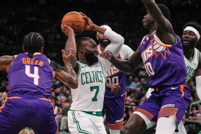 佈朗41+7+6綠軍險勝雙殺太陽 佈克40+6迎500場20+裡程碑