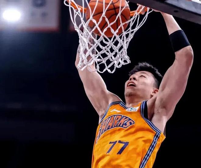 上海111-71戰(zhàn)勝四川 球員評(píng)價(jià)：8人優(yōu)秀，2人及格，2人低迷