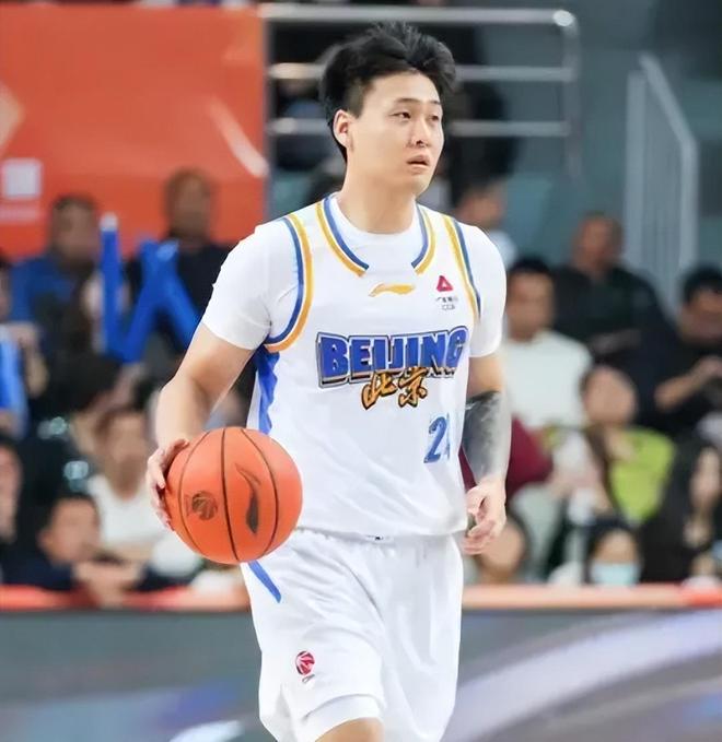 北京三殺招展現(xiàn)威力！趙睿強(qiáng)解，周琦無敵擋拆，斯佩爾曼末節(jié)好使