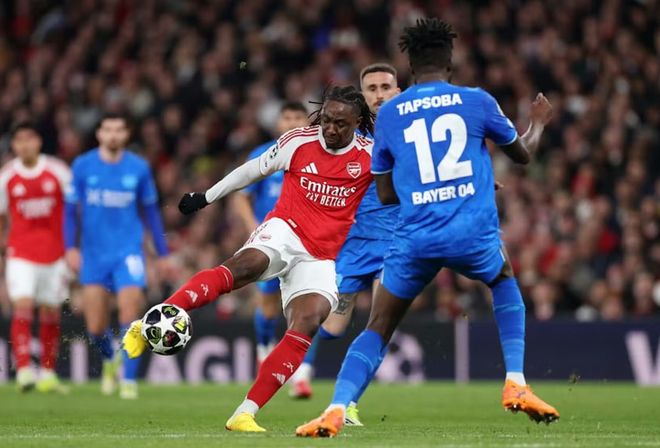 埃澤的“野蠻”踢法，成了阿森納破局的秘密武器