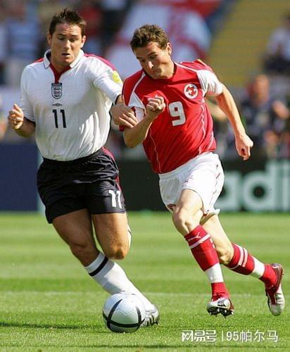 30歲養(yǎng)老，法甲德甲兩開花，逢大賽就抽，是瑞士軍團也是行走炸彈