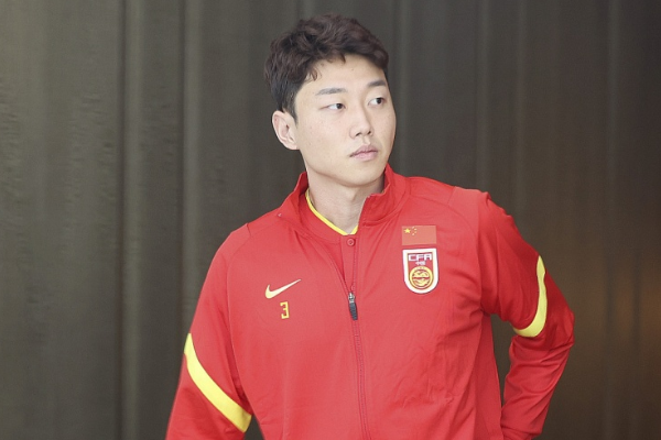 裴力批評足協(xié)缺乏統(tǒng)籌安排，亞冠傷病問題影響國足備戰(zhàn)