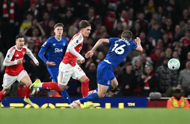 英超6隊(duì)出征僅剩2支，西甲三強(qiáng)圍剿，誰才是真正的第一聯(lián)賽？