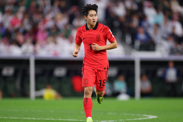 韓國隊(duì)3-2戰(zhàn)勝伊拉克，李剛?cè)寿惡笳剤F(tuán)隊(duì)合作與個(gè)人表現(xiàn)