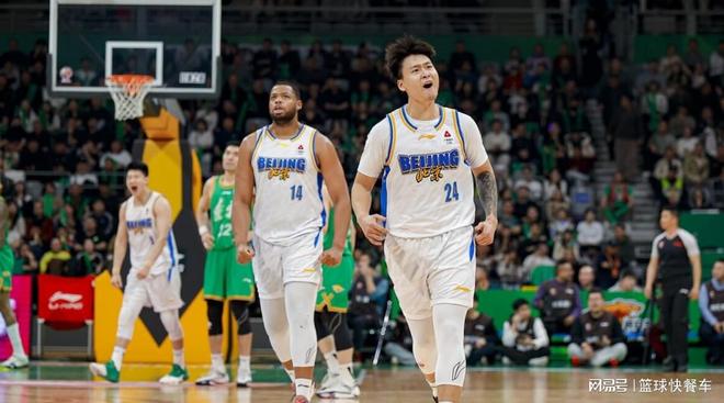 狂飆9記三分轟60分6助！男籃雙後衛(wèi)殺紅眼：趙睿砍34分?jǐn)貧⑦|籃
