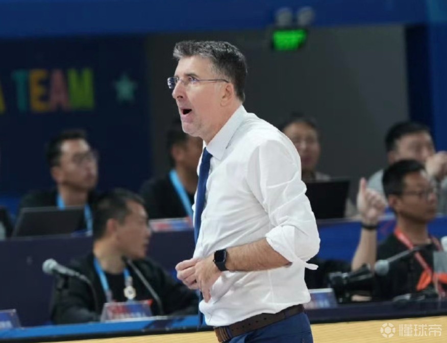 新疆主帥：新外援布伊剛與球隊(duì)合練一小時(shí)，今晚可以報(bào)名登場(chǎng)