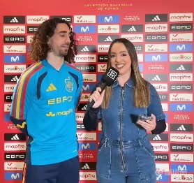 庫庫雷利亞：隊(duì)內(nèi)格里馬爾多最愛開玩笑；梅西是我現(xiàn)在的偶像