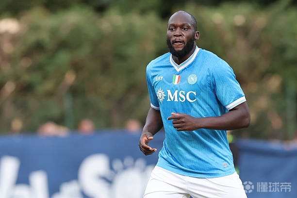 記者：盧卡庫拒絕回到那不勒斯進(jìn)行恢復(fù)，他將遭到俱樂部罰款