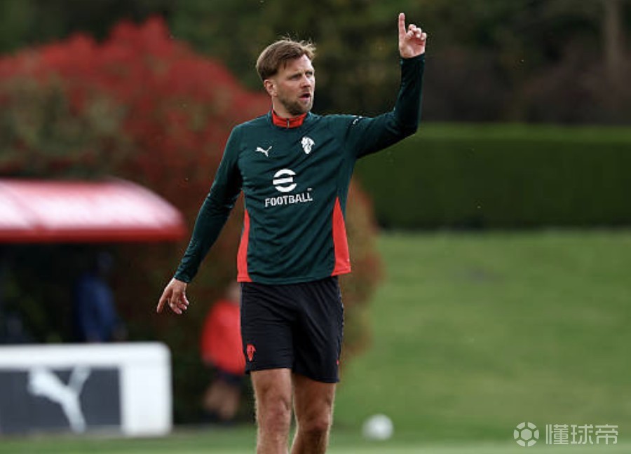 團(tuán)結(jié)隊友，跟隊：菲爾克魯格在德國隊內(nèi)部擁有很高的認(rèn)可度