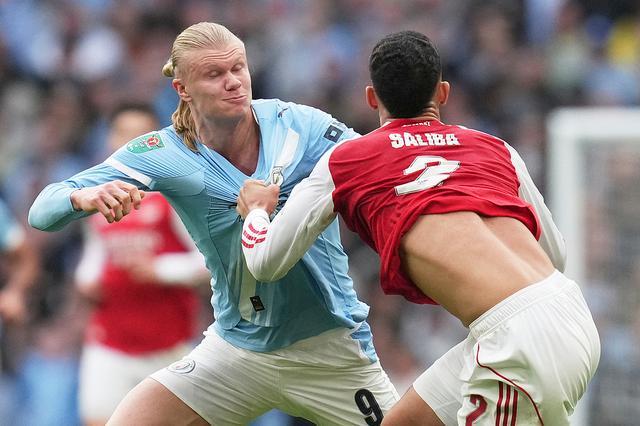 無緣四冠王的阿森納，被無數(shù)回旋鏢擊穿了