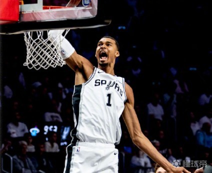 攻防一把抓，文班22中11砍26分15板4助5帽&賽季第14次單場5帽