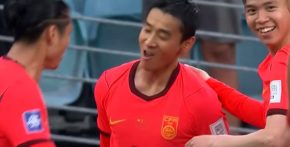 韋世豪半場壓哨絕殺！破658天國足球荒，國足2年首次連場破門