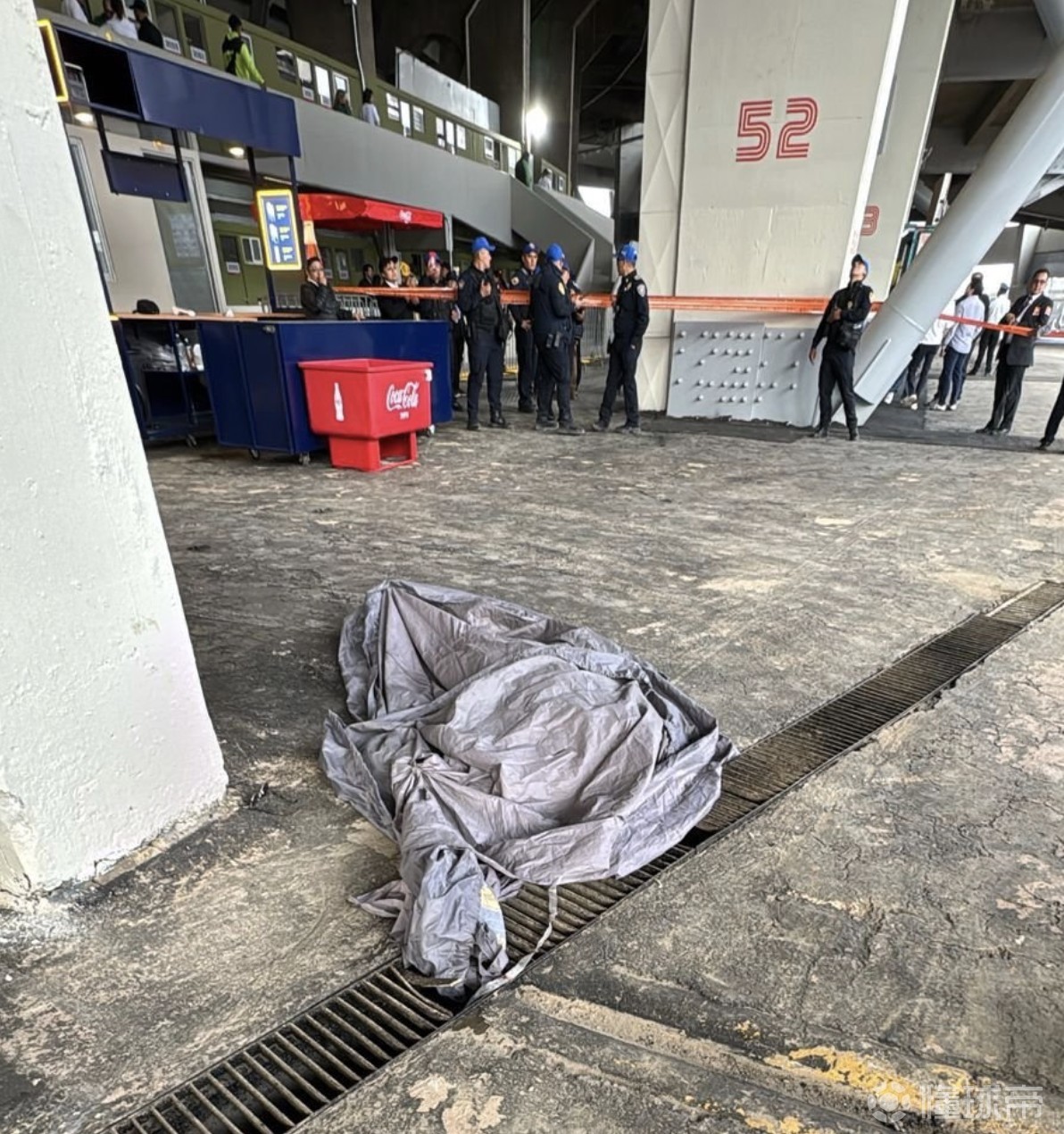 記者：同伴稱墨西哥vs葡萄牙前墜亡球迷是為去廁所抄近路才墜亡