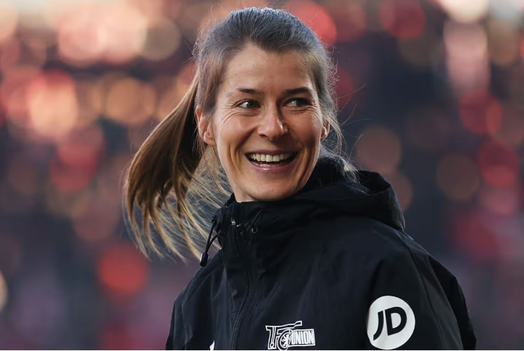 柏林聯(lián)合任命埃塔為主帥，她已經(jīng)創(chuàng)造了三項(xiàng)德甲第一！