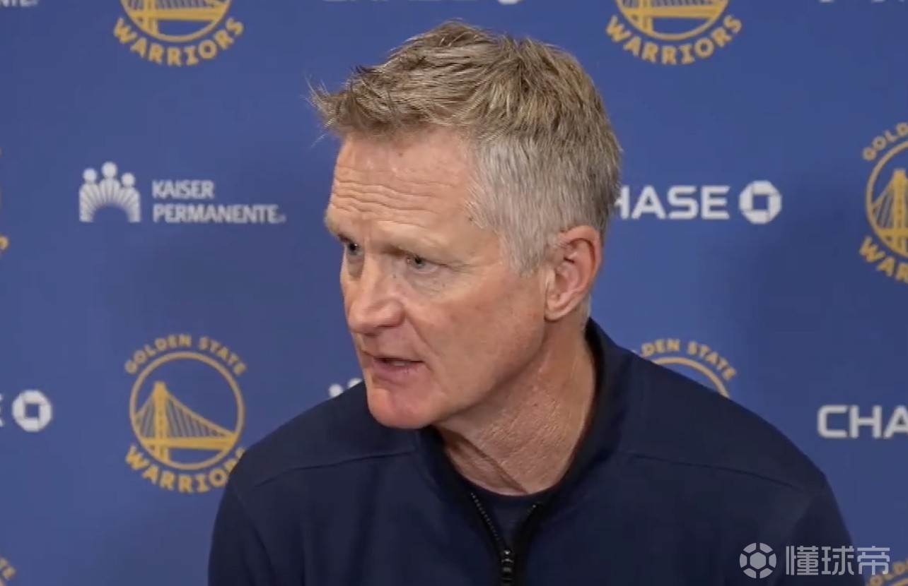 科爾：庫(kù)里腳踝扭了一下沒(méi)大礙，他需要時(shí)間找回節(jié)奏建立體能