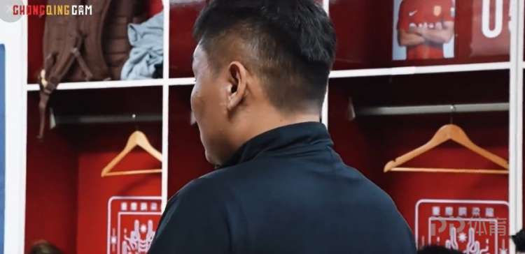 劉建業(yè)賽前更衣室講話：這個守門員容易脫手 注意補射