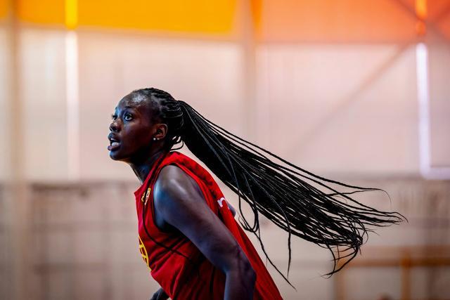 擺攤家庭出鳳凰！西班牙天才少女成WNBA探花，追平加索爾神跡