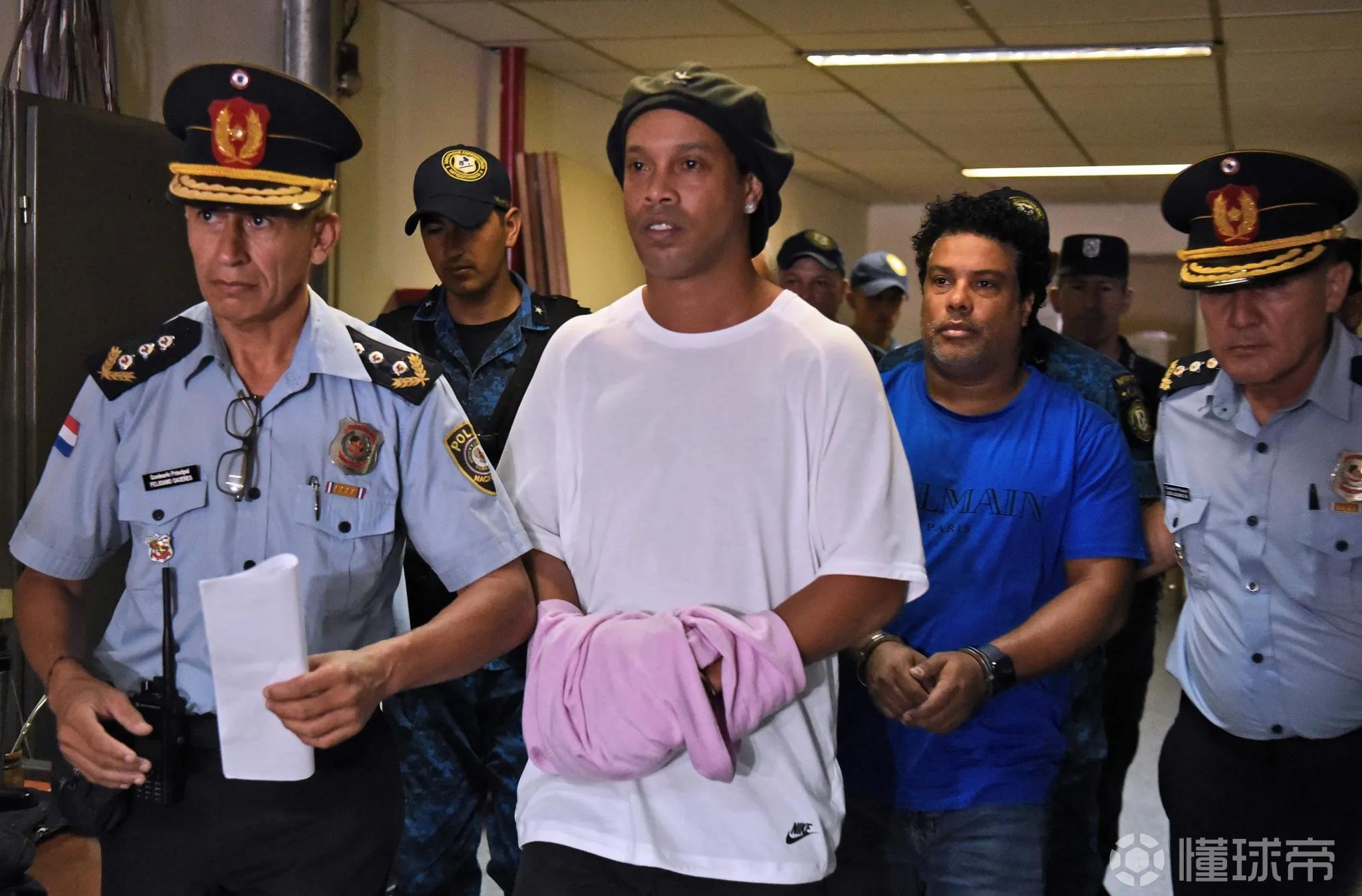 小羅：在獄中踢球時(shí)我曾率隊(duì)11-2大勝對(duì)手；當(dāng)時(shí)只有踢球能讓我解壓