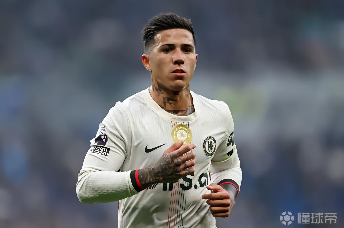 TA：恩佐對(duì)目前的薪水感到不滿，切爾西不再視其為“非賣(mài)品”