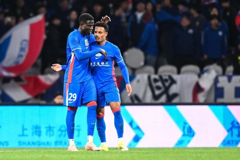 申花半場3球領(lǐng)先！拉唐雙響，媒體人：給成都點壓力給聯(lián)賽點懸念