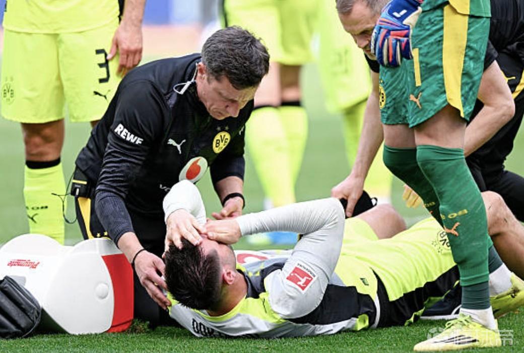 里肯：說(shuō)點(diǎn)球判罰成立其實(shí)很勉強(qiáng)；我們對(duì)聚勒的情況感到擔(dān)憂(yōu)