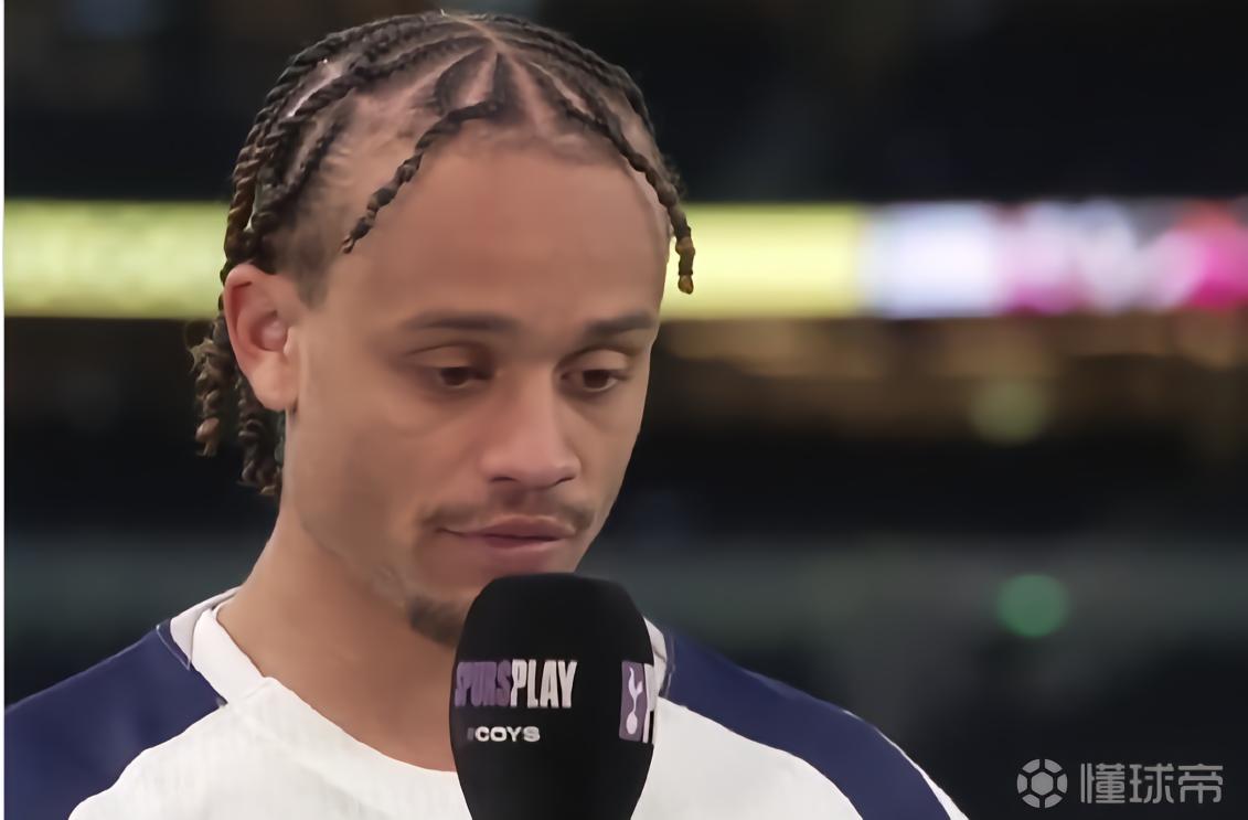 西蒙斯：德澤爾比非常強(qiáng)調(diào)控球，這正是我非常喜歡的風(fēng)格